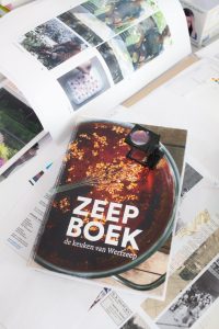 Zeepboek op drukvellen