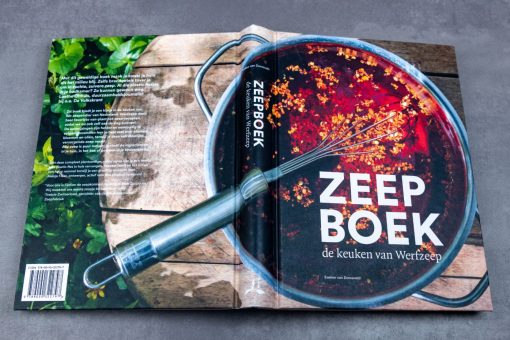 Zeepboek - de keuken van werfzeep kaft helemaal