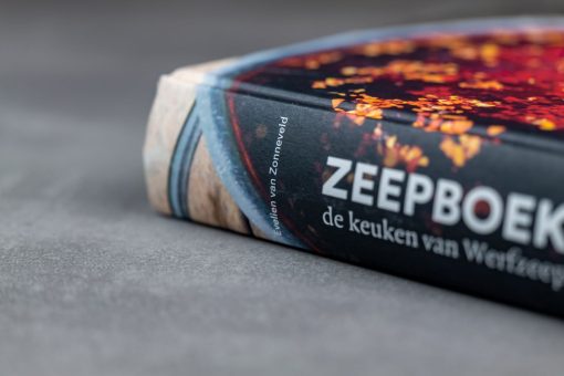 Zeepboek - de keuken van werfzeep detailshot rug 2