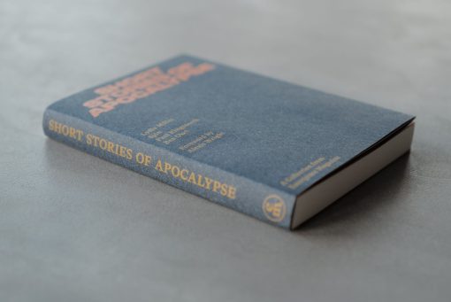 Short Stories of Apocalypse schuin met zicht op rug