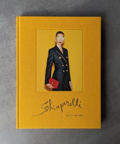 Schiaparelli spring-summer voorzijde staand