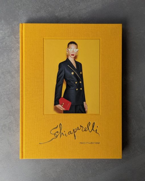 Schiaparelli spring-summer voorzijde staand